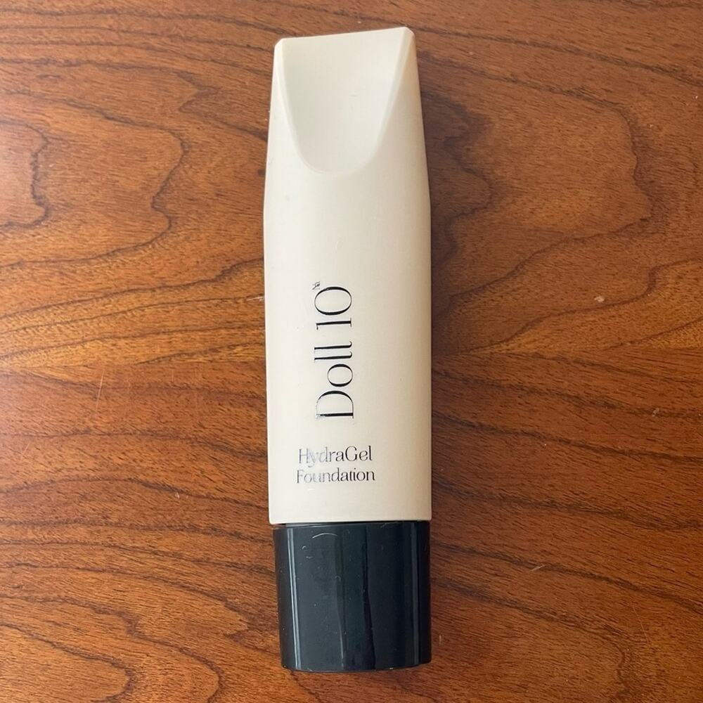 Doll 10 Hydragel Foundation‎ in Deep NEW